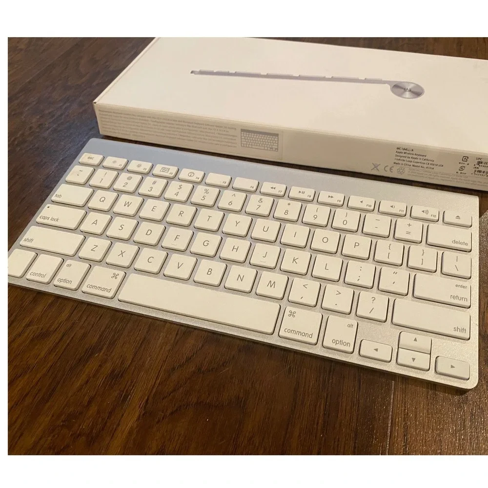 Apple Wireless Keyboard Numeric Keypad Aluminum Silver A1314 MC184LL/A Bluetooth